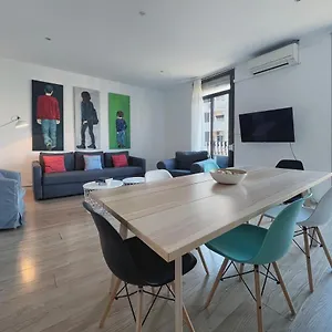 https://stay-u-nique-apartments-casanova.topbarcelonahotels.com