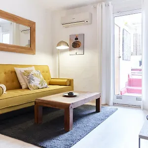 https://sunny-terrace-and-well-located-apartment-near-plaza.topbarcelonahotels.com